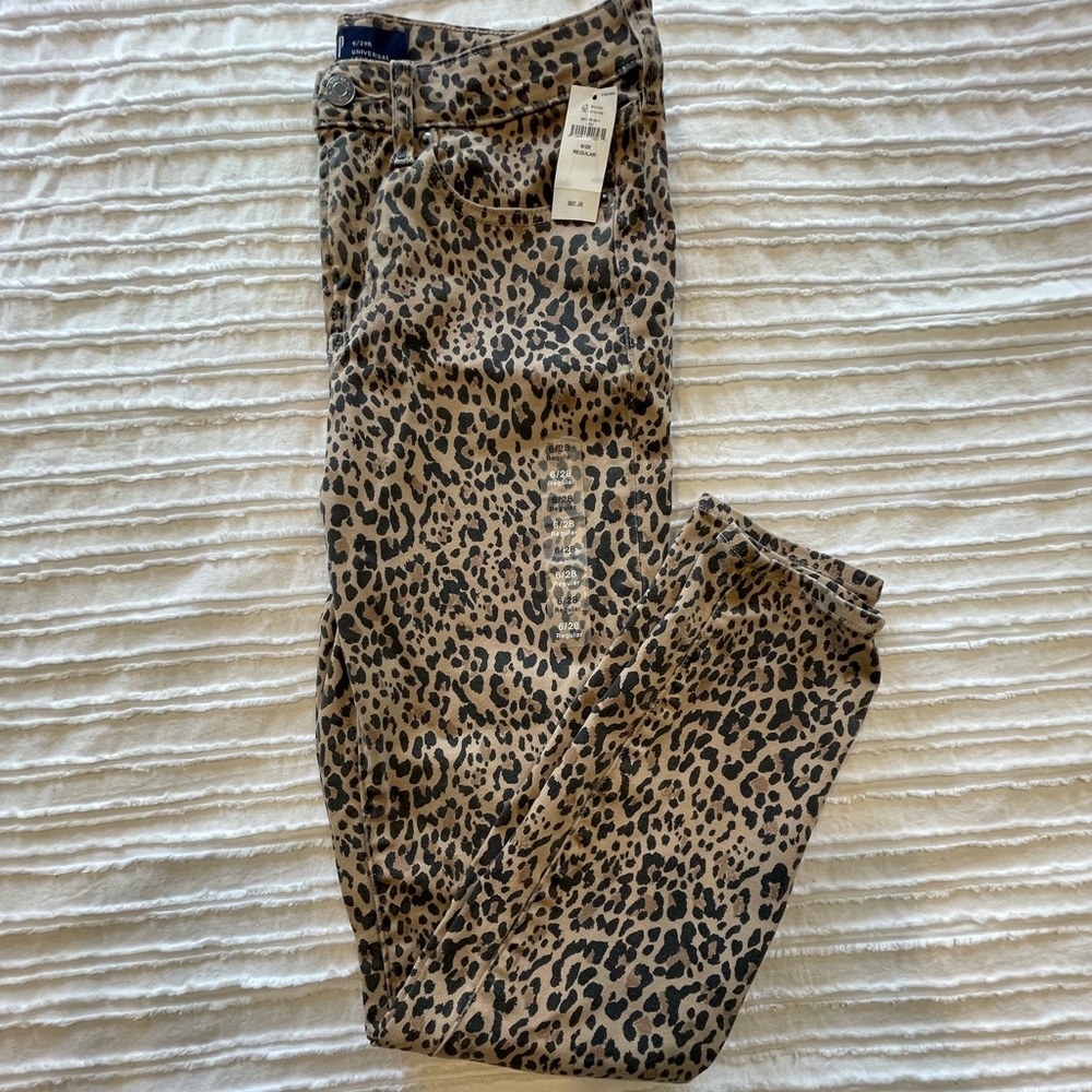 GAP Leopard Jeggings size 28